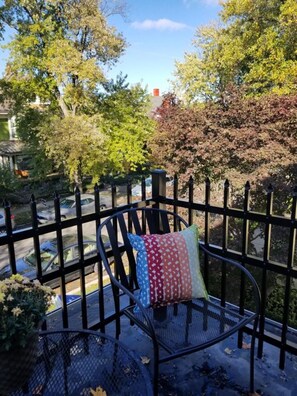 Property grounds - Boutique suite in Historic Downtown Columbus, Indiana (Columbus)