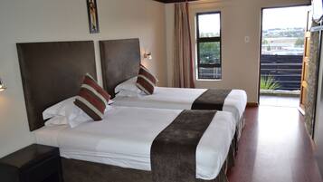 Business Room | Desk, iron/ironing board, free WiFi, bed sheets
