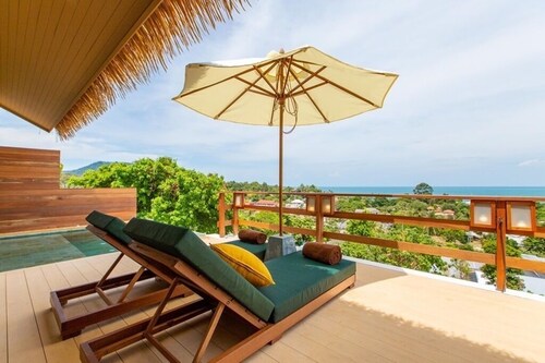 Livia Luxurious Cottage, Sea View, Walkable to the Beach