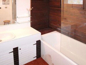 Bathroom - Large studio in the heart of the resort, 4 people, ski-in/ski-out (Les Orres)