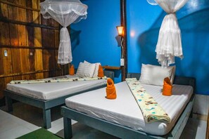 ตู้นิรภัยในห้องพัก, เตารีด/โต๊ะรีดผ้า, Wi-Fi ฟรี