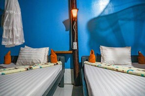 Cofres nos quartos, ferros/tábuas de passar roupa, Wi-Fi de cortesia