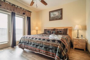 2 bedrooms, desk, iron/ironing board, free WiFi - Sweet Serenity - Unit 2602 - FREE Attraction Ticket with EACH night Stay Including Dollywood (Pigeon Forge)