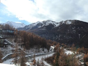 Exterior - Newly Renovated Studio for 2 in Central Location with Direct Slope Access, Balcony & Stunning Views (Les Orres)