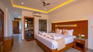 Premium Room | Minibar, desk, laptop workspace, rollaway beds (surcharge) - THE LAKE VIEW RESORT MUNNAR (Devikolam)
