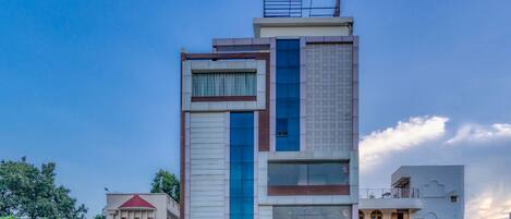 Fachada de la propiedad