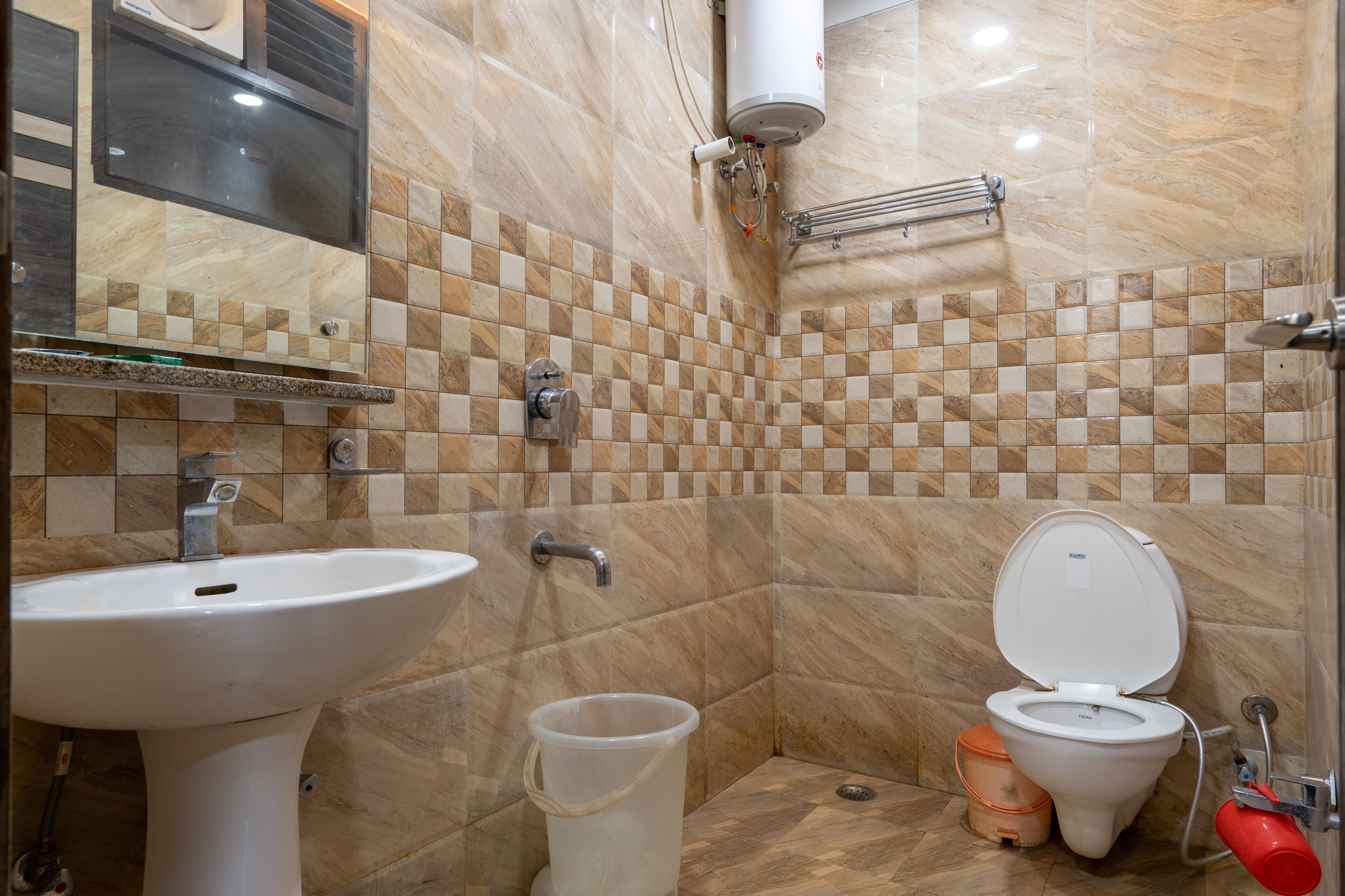 Hotel Manas Continental