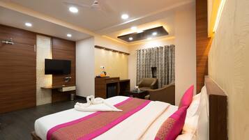 1 dormitori, caixa forta a l'habitació, escriptori i llits addicionals