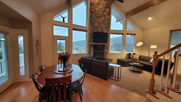 Interior - Tri-Ski Chatou:  (Eden)