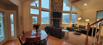 Tri-Ski Chatou; centerered between 3 ski reaorts. No cleaning fee. 