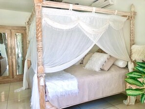 3 bedrooms, desk, iron/ironing board, WiFi