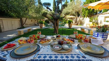 Desayuno continental incluido todos los días