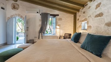 Suíte sênior | Roupas de cama premium, frigobar, cofres nos quartos