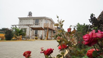 Relaxing Cottage house with La Huaca del Sol & La Luna Ruins View!