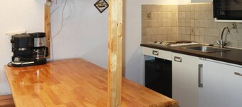 Cozy Studio for 4 in Heart of Les Orres with Balcony and Stunning Views