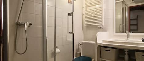 Douche, séchoir à cheveux