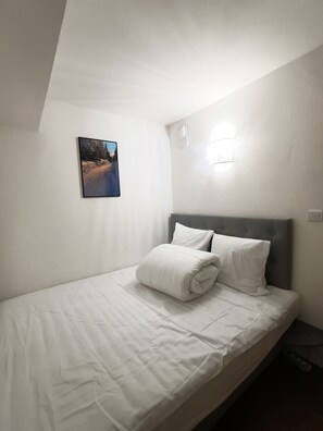 3 habitaciones y ropa de cama