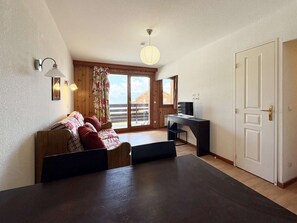 TV - Luxury apartment with pool, sauna, hammam and wifi in Les Orres 1800 (Les Orres)