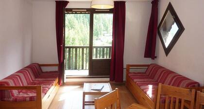 Cozy studio, ski-in/ski-out, central location, sleeps 6, south-facing balcony