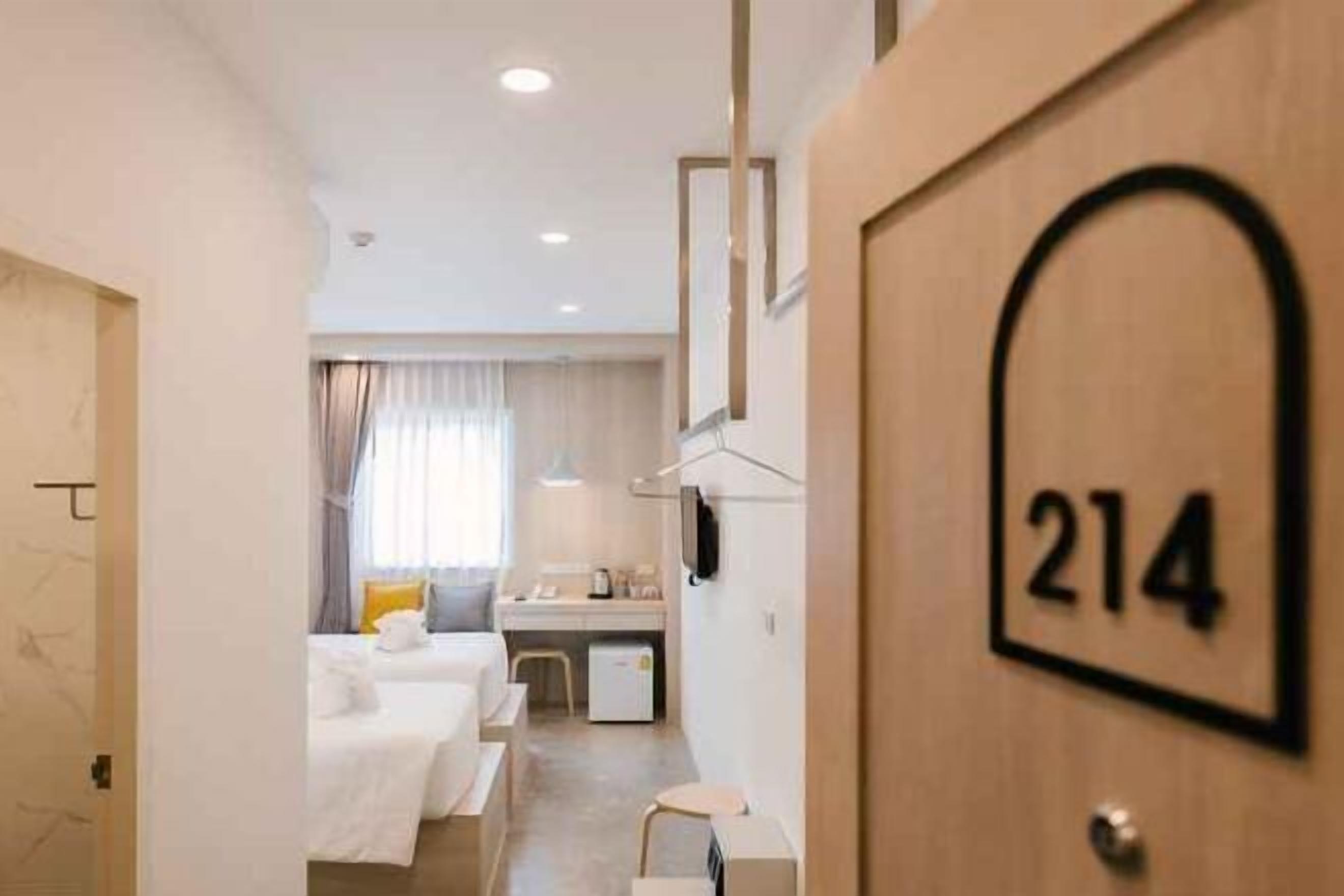 Escrivaninha, cortinas blackout, Wi-Fi de cortesia, roupa de cama