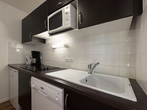 Microwave, dishwasher