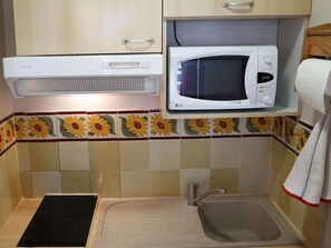 Microwave, dishwasher
