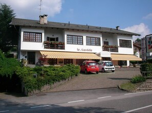 Mặt tiền nơi lưu trú