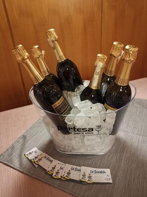 Bar (trong khuôn viên)