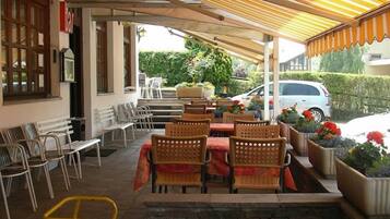 Daily buffet breakfast (EUR 5 per person)