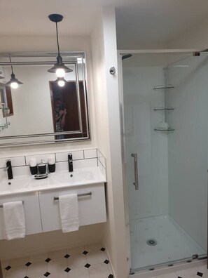 Unclassified image, 4 of 10, button