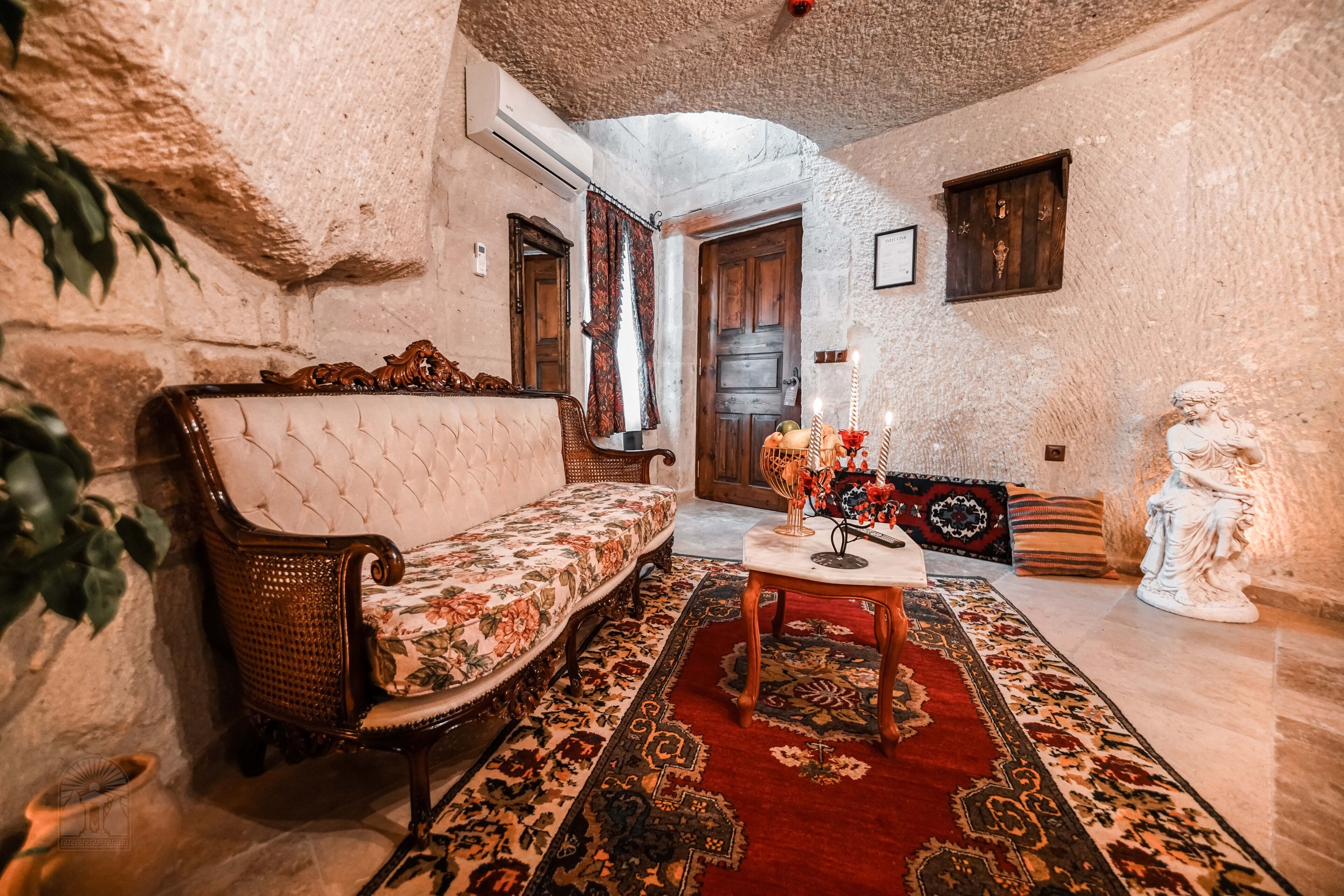 Photo - Zeus Cave Suites