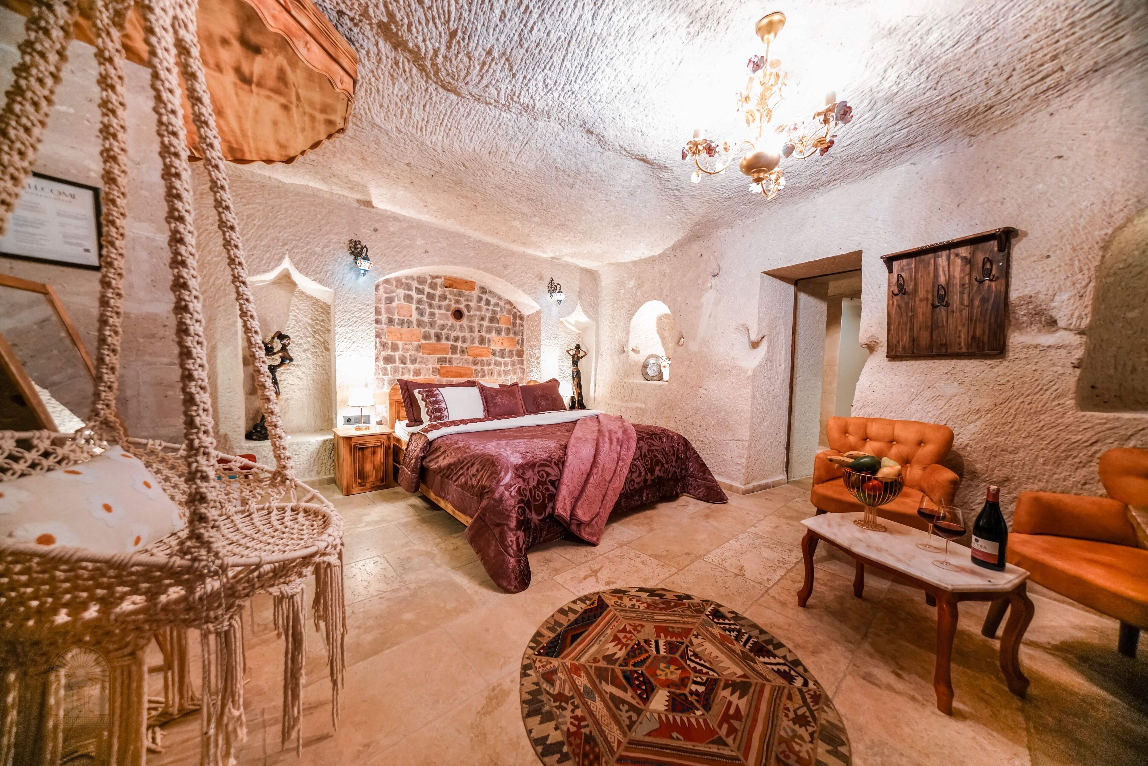 Photo - Zeus Cave Suites