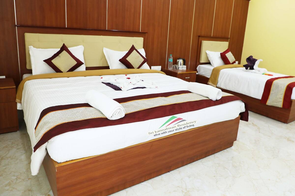 Deluxe Room | Desk, WiFi (free), individually decorated, individually furnished