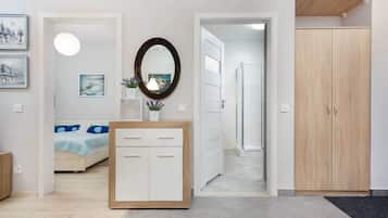 1 bedroom, desk, iron/ironing board, WiFi