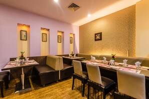 Restaurant - Hotel Panchratna- Panvel (Panvel)