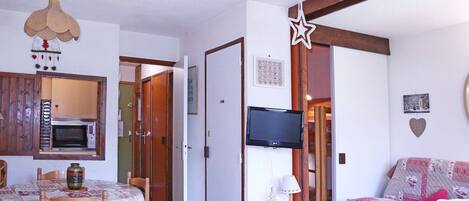 Télévision, cheminée