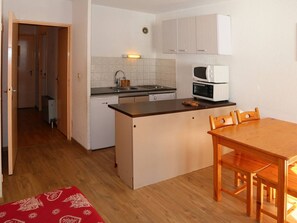 Microwave, oven, dishwasher