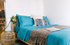 2 dormitorios, decoración individual, mobiliario individual