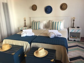 1 bedroom, desk, WiFi, bed sheets - HOME PORFIRIOS - Deluxe Suite (Redondo)
