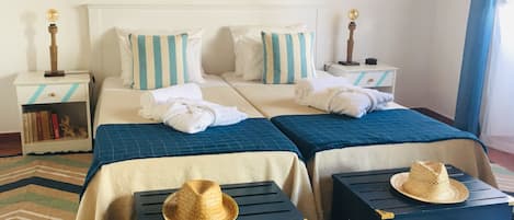 1 bedroom, desk, WiFi, bed sheets