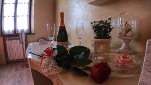 Unclassified image, 5 of 46, button