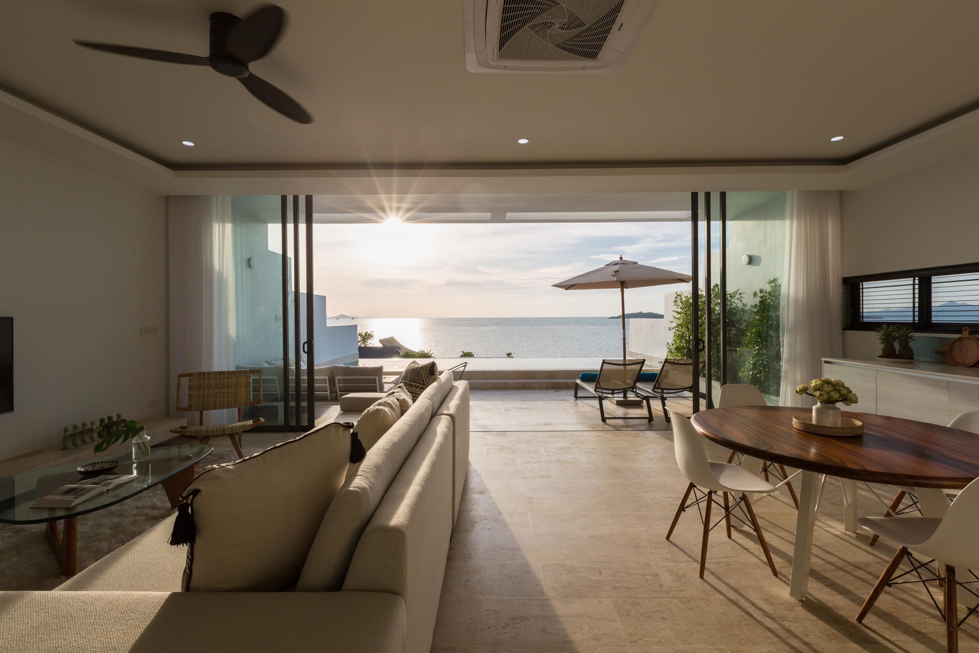 55-inch Smart TV with satellite channels, TV, Netflix