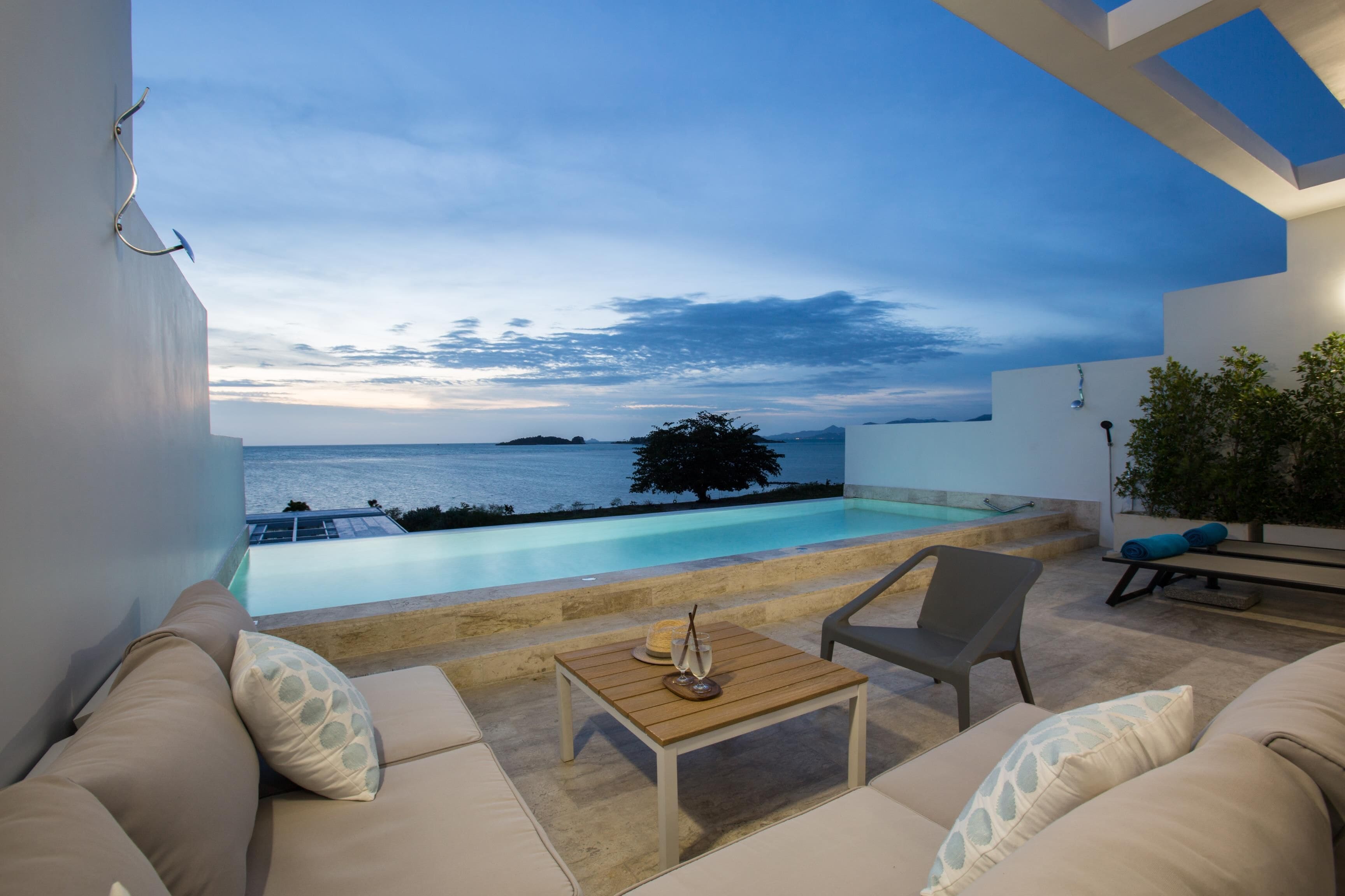 2 Bedroom Sea View Pool Suite & Cinema | Terrace/patio
