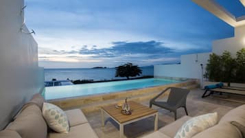 2 Bedroom Sea View Pool Suite & Cinema | Terrace/patio