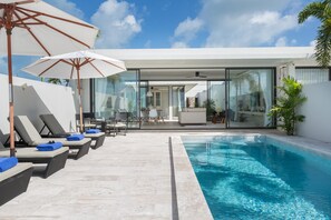14 outdoor pools, pool umbrellas, pool loungers - Skye Beach Hotel (Koh Samui)