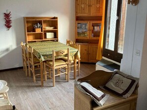 Interior - Large 2-room, up to 6 guests, balcony, Les Orres (Les Orres)