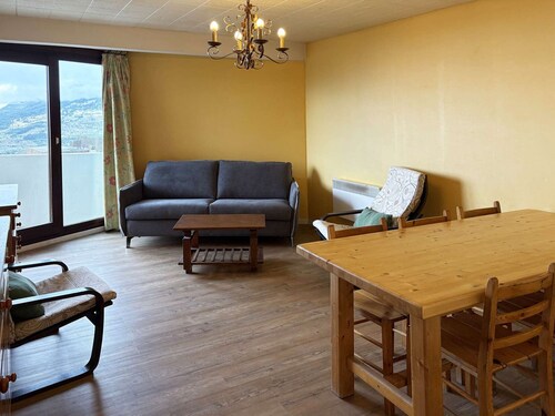 2-room apartment, 6 people, central station