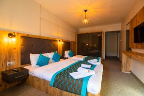 Standard Triple Room | Minibar, free WiFi - Otel 374 (Bolu)