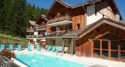 Chalet cosy 6 pers. avec piscine, sauna, hammam et balcon â Les Orres 1800
