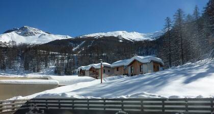 Luxus-Chalet für 6 Personen mit Pool, Sauna und Hammam in Les Orres
